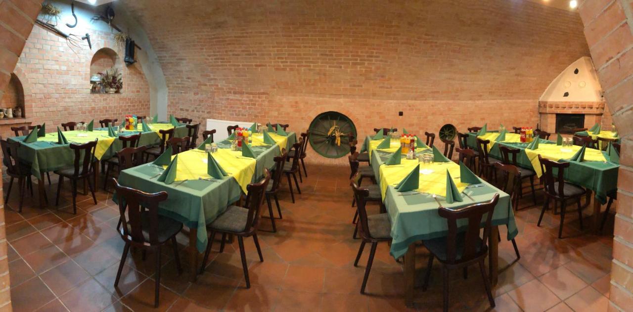 Penzion U Kraliku Kurdějov Екстериор снимка
