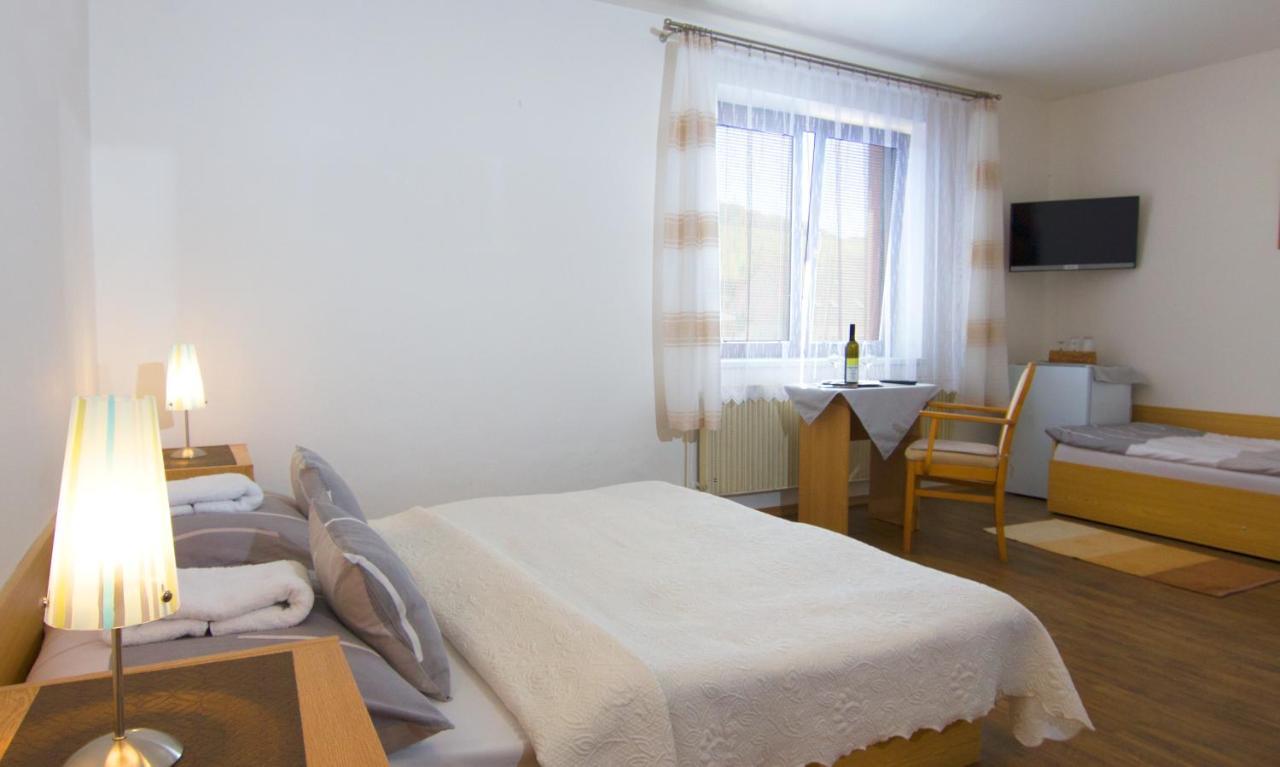 Penzion U Kraliku Kurdějov Екстериор снимка