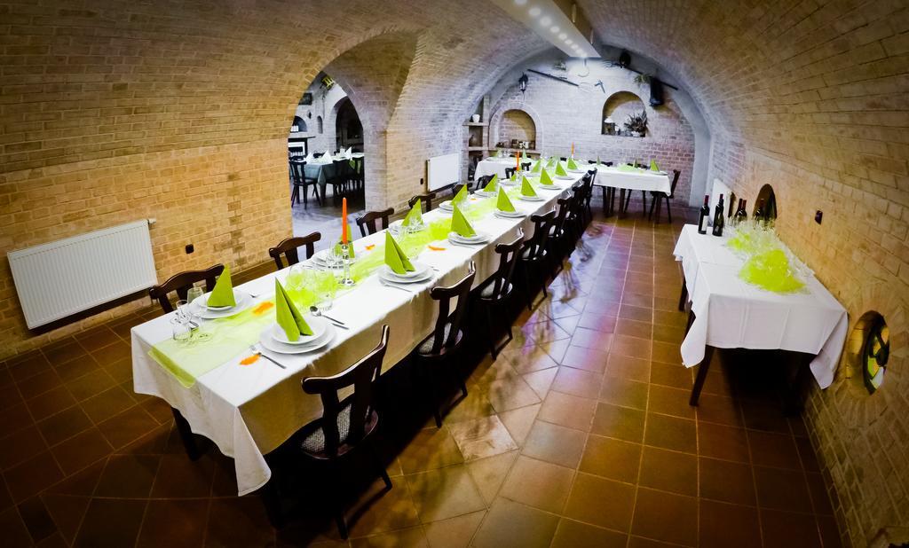 Penzion U Kraliku Kurdějov Екстериор снимка